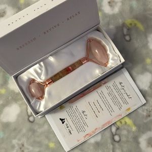 Rose quarts roller